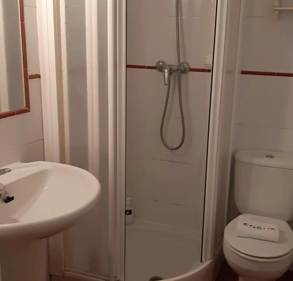 Semesterbostad Egona-Ares Villa Adosada Junto La Playa Y Del Golf Zarautz